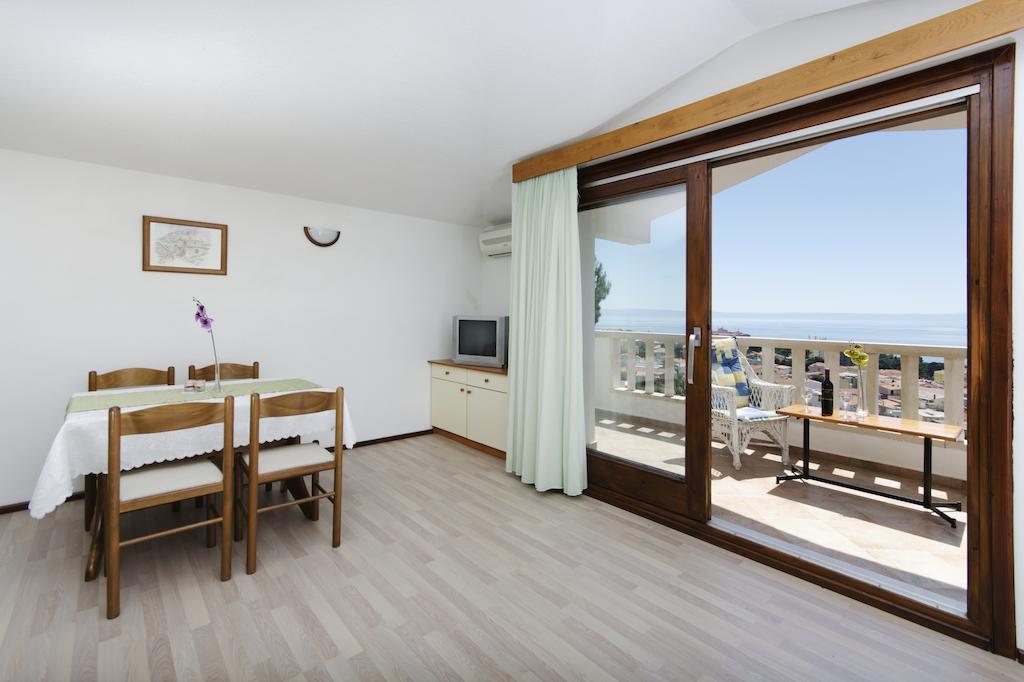 Apartments Ana Baška Voda Rum bild
